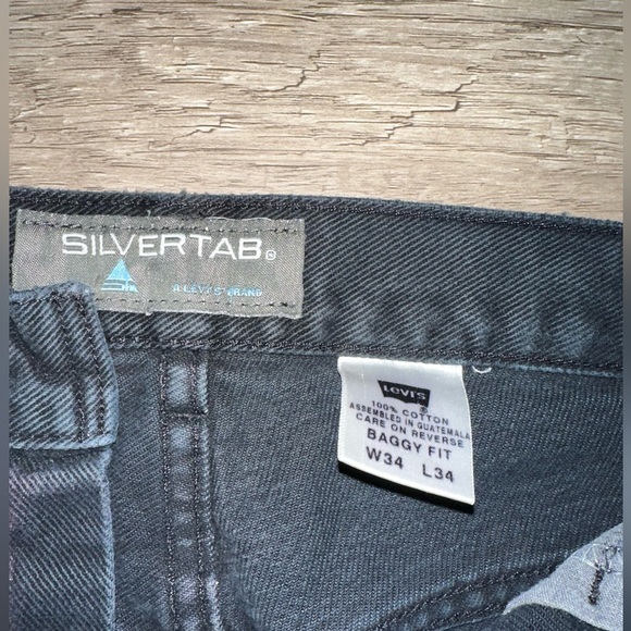 NWNT | Levi Paint Jean Shorts | W34 | Black and Cream - Picture 3 of 3